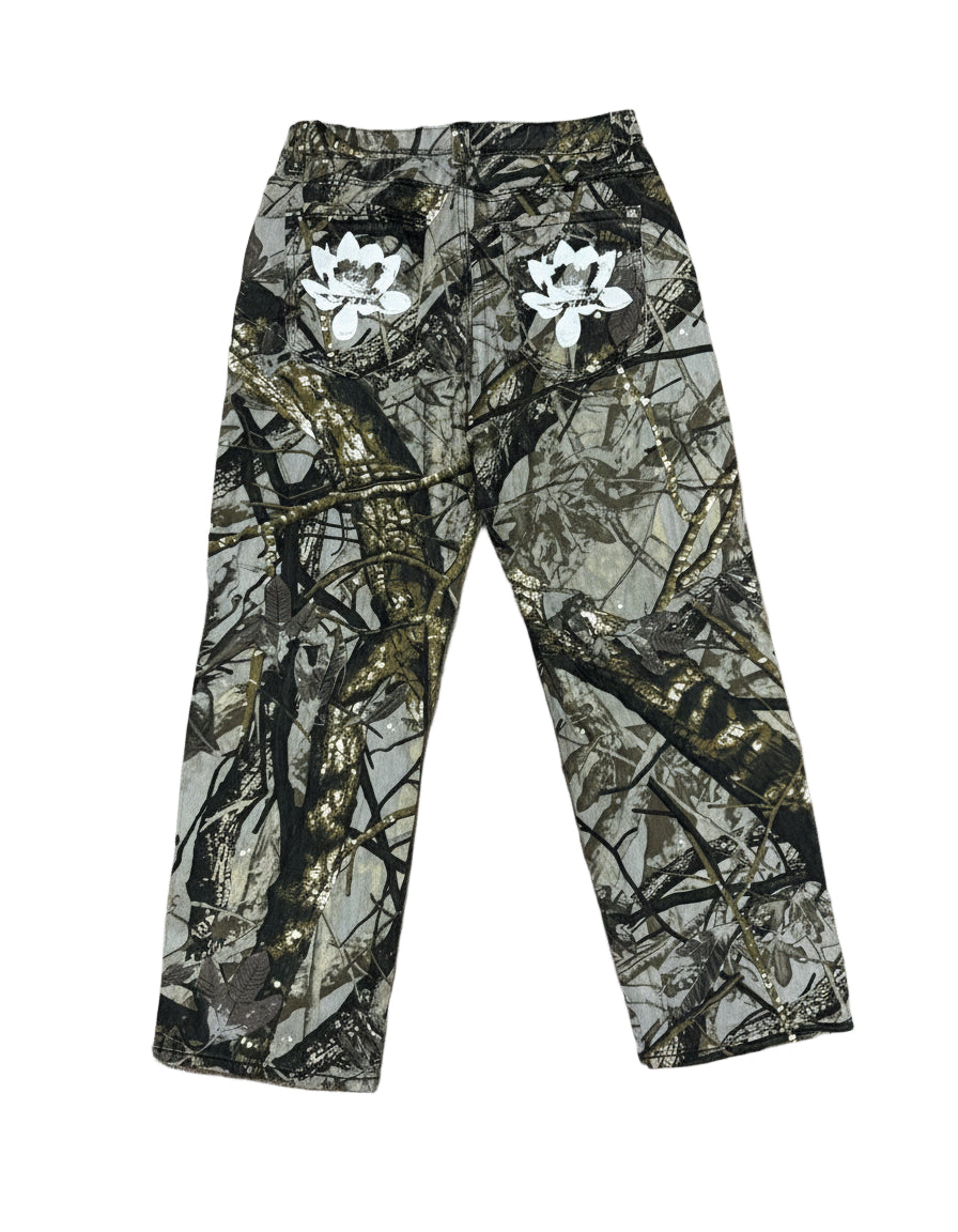Camo Jeans all over black and white lotus print
