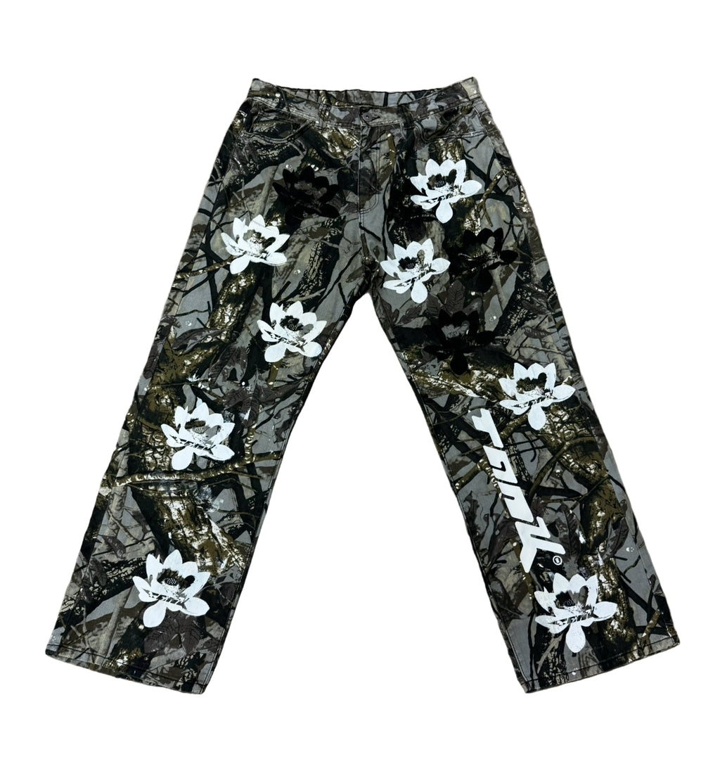 Camo Jeans all over black and white lotus print